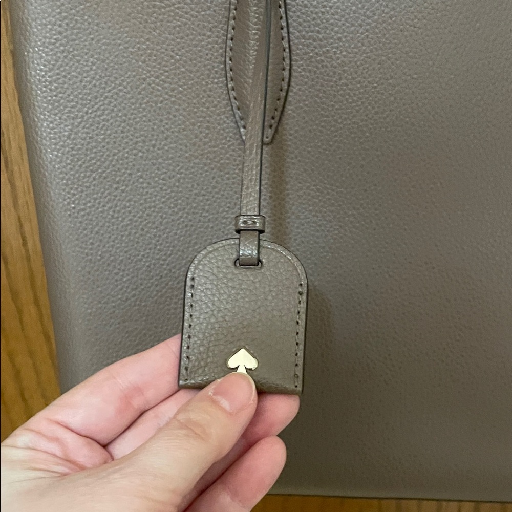 Kate Spade ♠️ UEC Taupe Brown Leather Shoulder crossbody or handbag - Picture 2 of 15